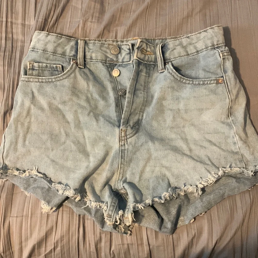 Shorts - Picture 1 of 3